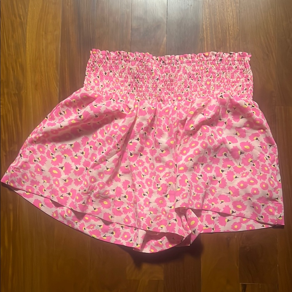 TCEC Boutique Pink Floral Smocked Waist Shorts size medium